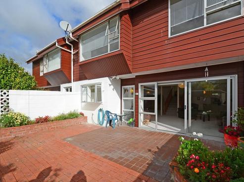 2/747 High Street, Boulcott