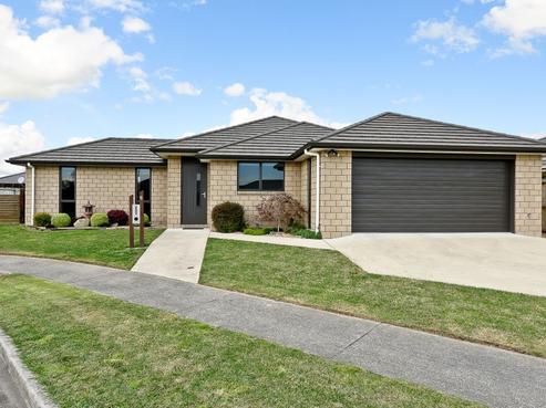 6 Hemsby Place, Rototuna North