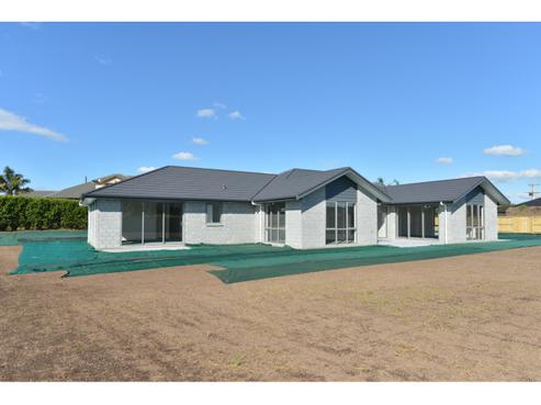7 Pyle Road West, One Tree Point