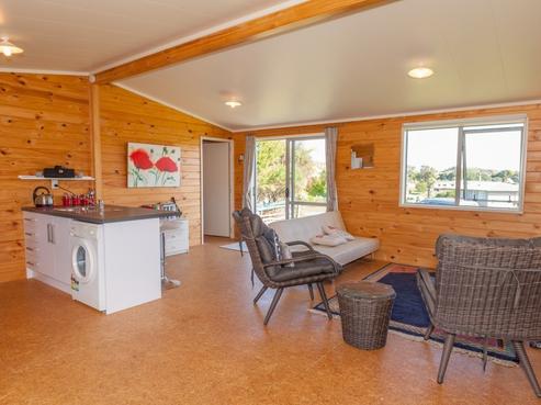 38 Paradise Road, Coopers Beach