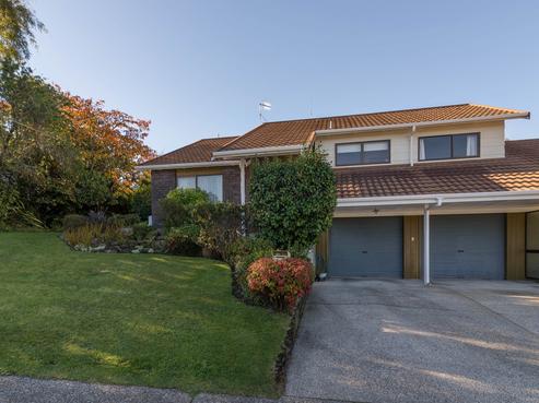 1B Peachgrove Terrace, Hillcrest