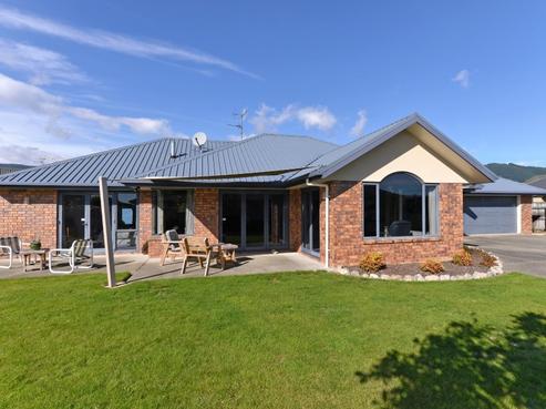 4 Strawberry Grove, Richmond