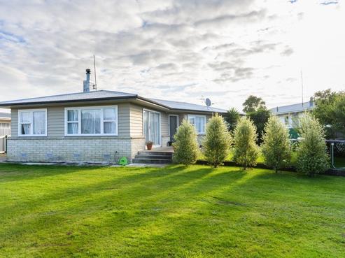 18 Henley Crescent, Pirimai