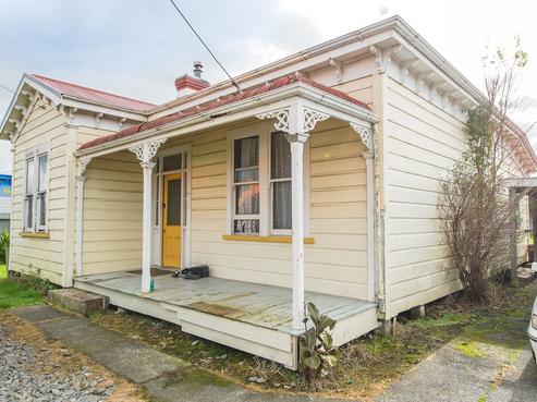 38 Russell Street, Marton