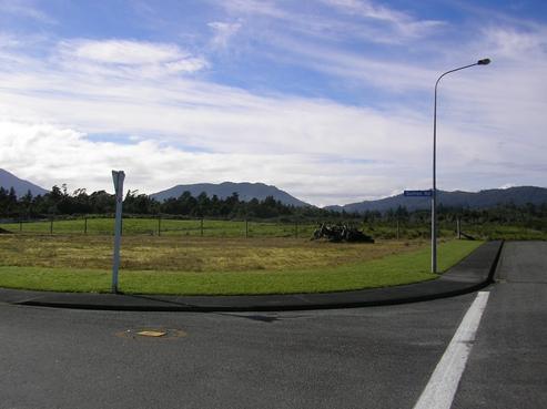 2 Sutton Road, Kaiata