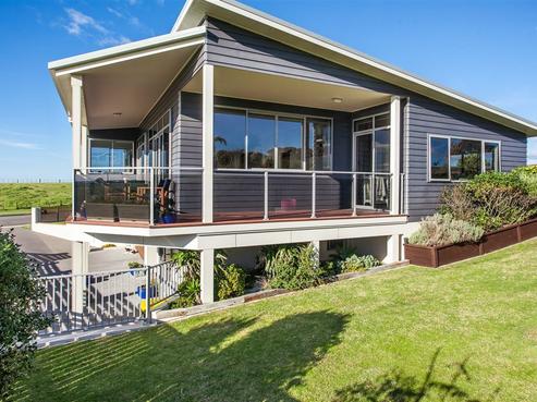 44 Pacific Parade, Coastlands