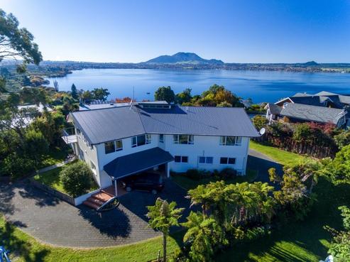 22 Scenic Heights, Acacia Bay
