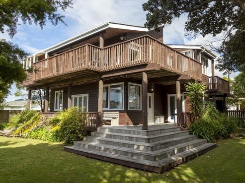 521A Ocean Road, Whangamata