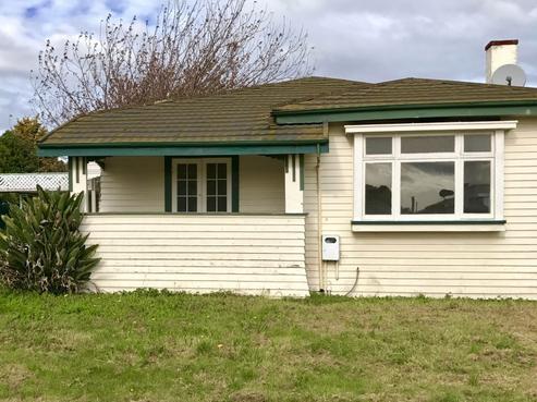 608 Park Road South, Akina