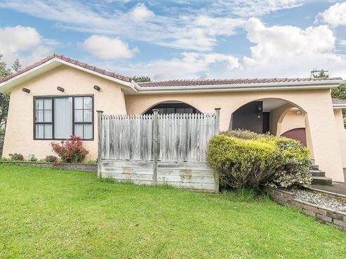 16 King Charles Drive, Kingsley Heights