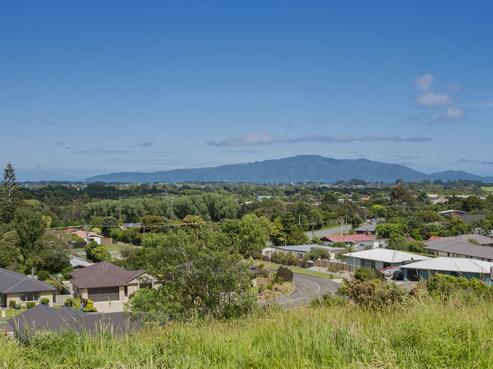 74 Kakariki Grove, Waikanae