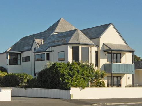 76 The Esplanade, Westshore