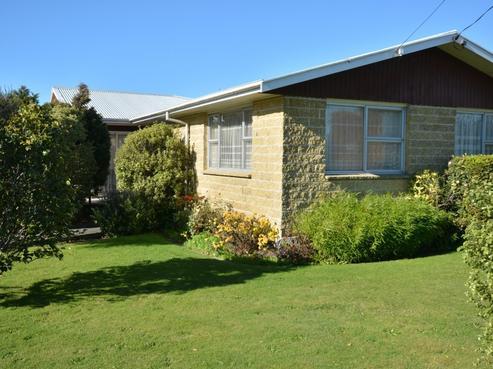 123A Redwood Street, Redwoodtown