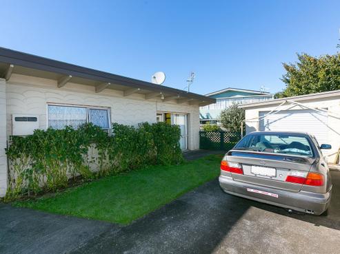 2/58 Bayly Street, Waitara