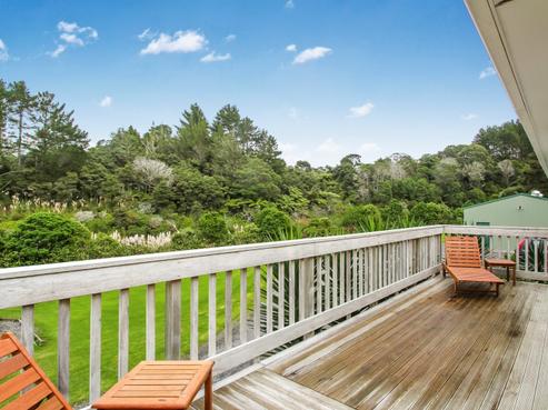 16 Waitakere Road, Waitakere