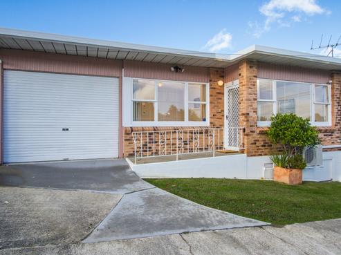 2/13 Montgomery Avenue, Rothesay Bay