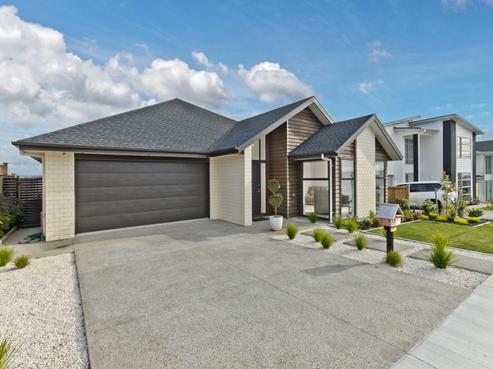 22 Kingfisher Road, Silverdale