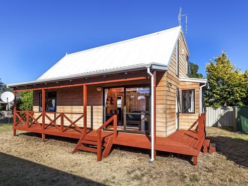 102 Kotuku Street, Whangamata
