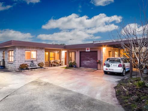 16A Brian Crescent, Stanmore Bay