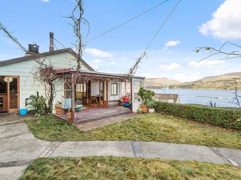 8 Bridle Path, Lyttelton