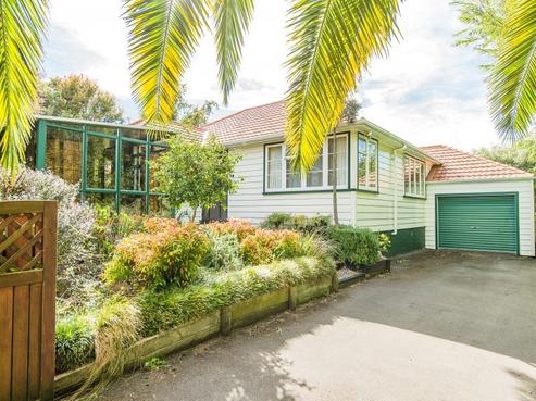 2A Brassey Road, Saint Johns Hill