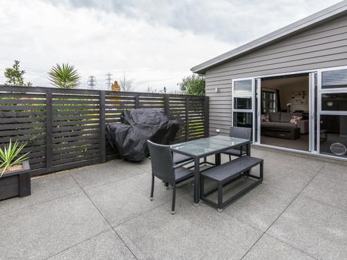 18 Champagne Avenue, Yaldhurst