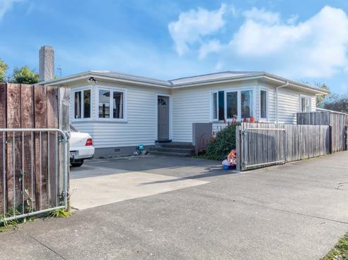 17 Fleming Crescent, Maraenui