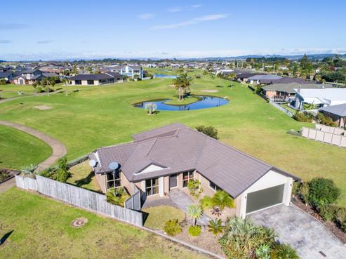 39 Barbados Way, One Tree Point