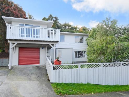 18 Gainsborough Grove, Belmont