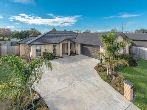 16 Briar Rose Court, Huntington