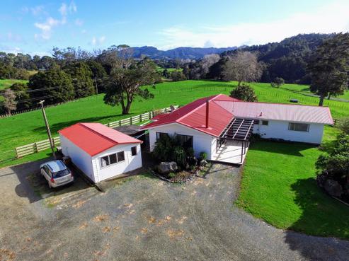 636 West Coast Road, Makarau