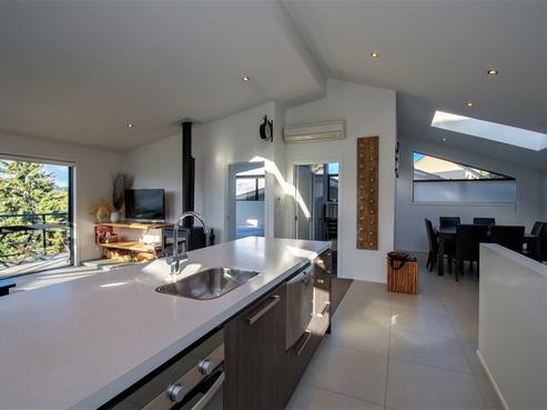 6 Quartz Rise, Queenstown Central