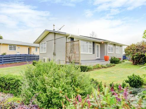 12 Margaret Place, Deanwell