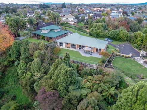 7 Helmsdale Court, Huntington