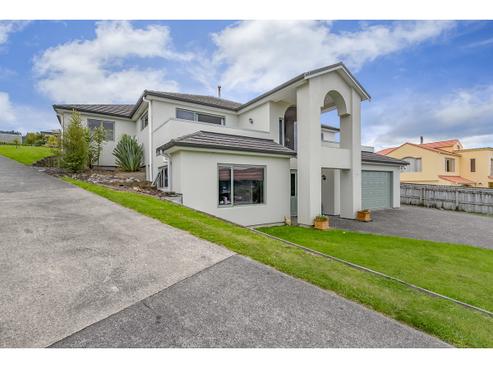 32 Birkinshaw Grove, Riverstone Terraces