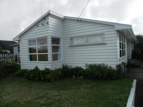 15 Gray Avenue, Paraparaumu Beach