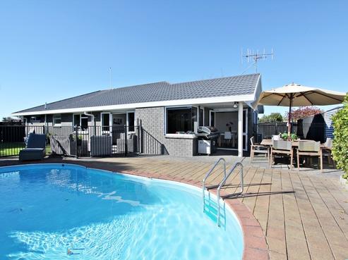 17 Whiting Crescent, Greenmeadows