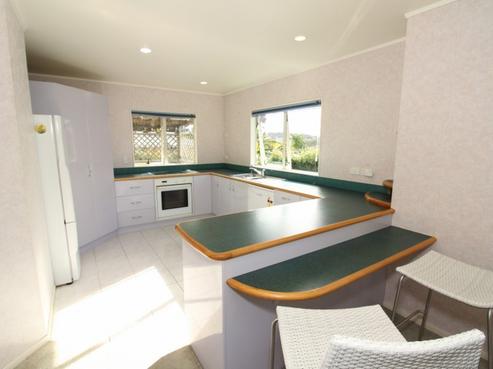 16 Foster Crescent, Snells Beach