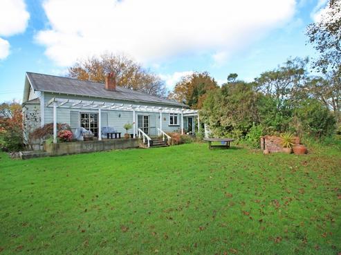 1361 Halcombe Road, Halcombe