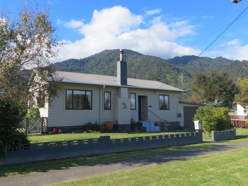 30 Farmer Street, Te Aroha