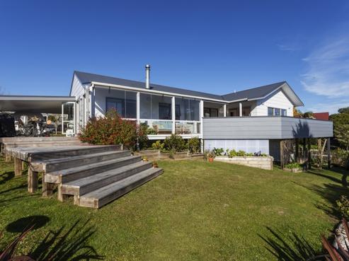 226 The Drive, Whangamata