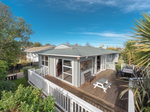 17 Forth Crescent, Glenview