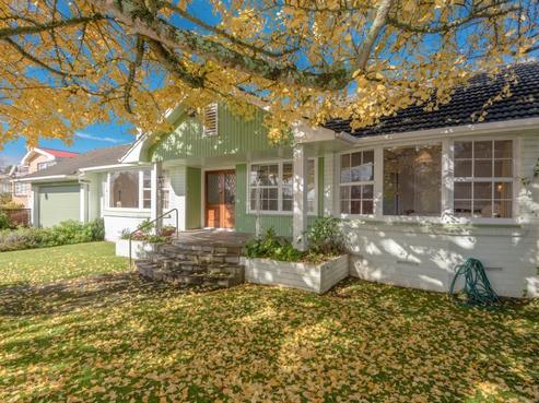 6 Chedworth Avenue, Chedworth