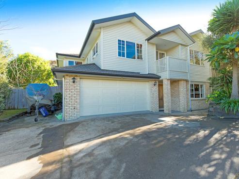 90 Brian Crescent, Stanmore Bay