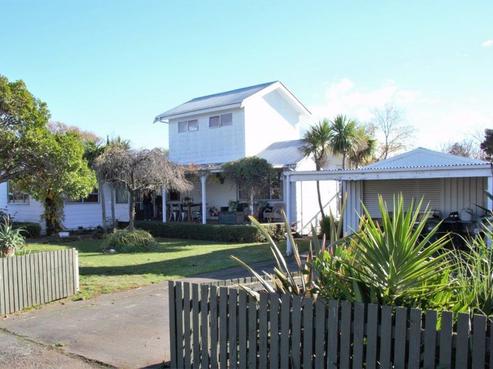 6 Greenaway Place, Martinborough