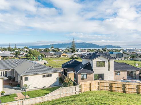 19 Pharazyn Avenue, Waikanae Beach