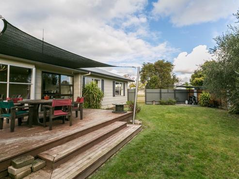 16 Liverpool Crescent, Tamatea
