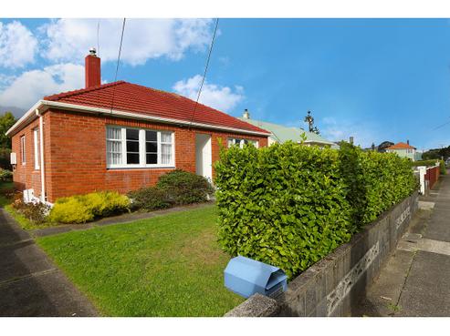 1038 Taita Drive, Taita