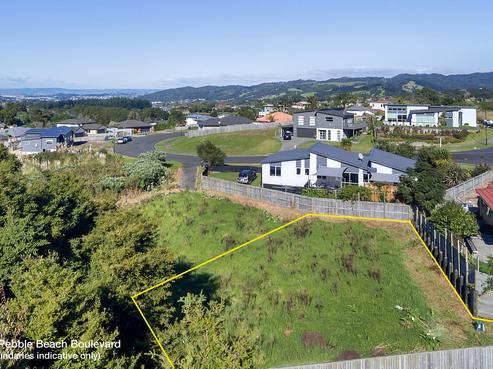 52 Pebble Beach Boulevard, Kamo