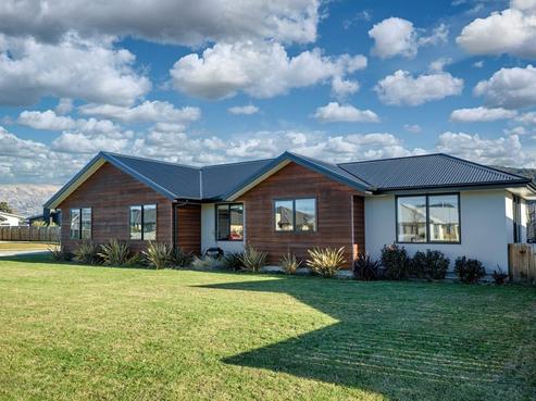 2 Hebe Court, Albert Town